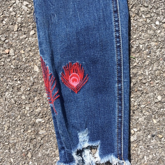 Only Brand Skinny Jeans with Feather Embroidery - Picture 4 of 16